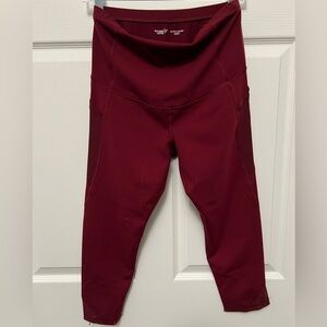 Old Navy Women's Maternity full panel Cropped workout Pant